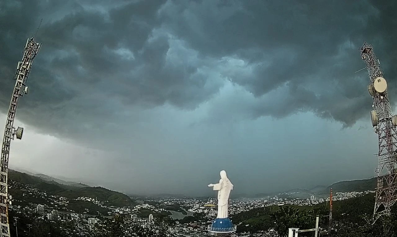 a imagem representa as chuvas que aconteceram no estado do Rio de Janeiro